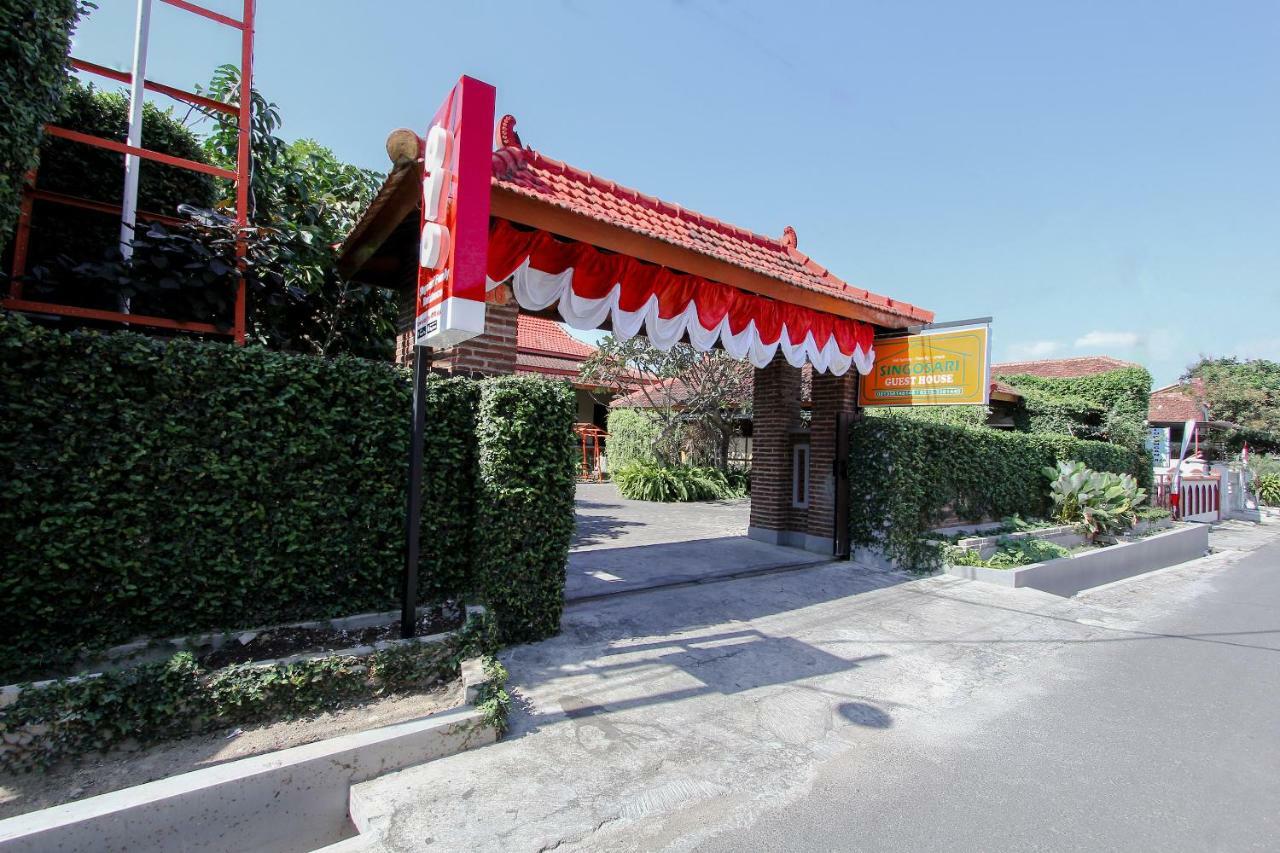 Oyo 1361 Singosari Family Residence Бануванги Екстериор снимка