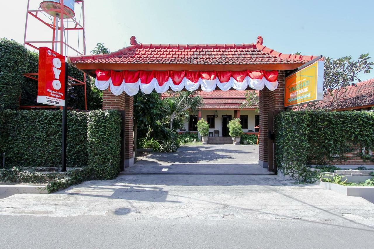Oyo 1361 Singosari Family Residence Бануванги Екстериор снимка