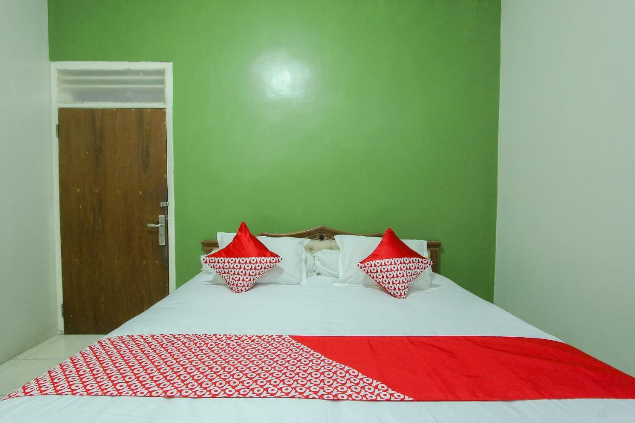 Oyo 1361 Singosari Family Residence Бануванги Екстериор снимка
