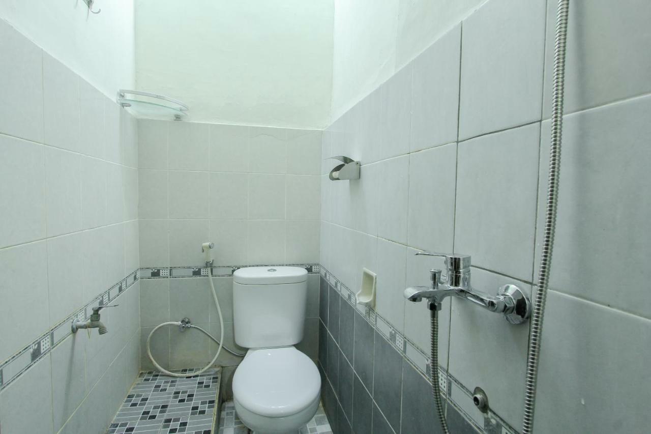 Oyo 1361 Singosari Family Residence Бануванги Екстериор снимка