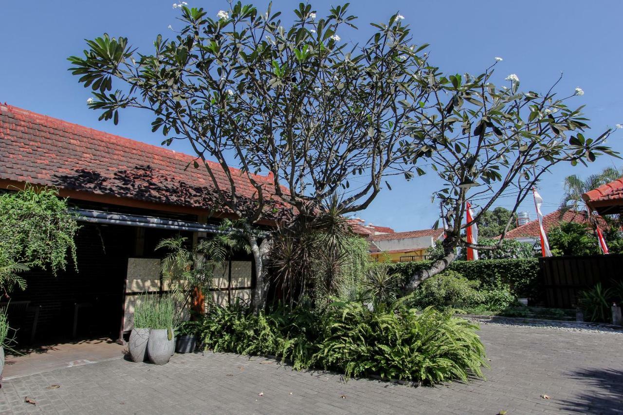 Oyo 1361 Singosari Family Residence Бануванги Екстериор снимка
