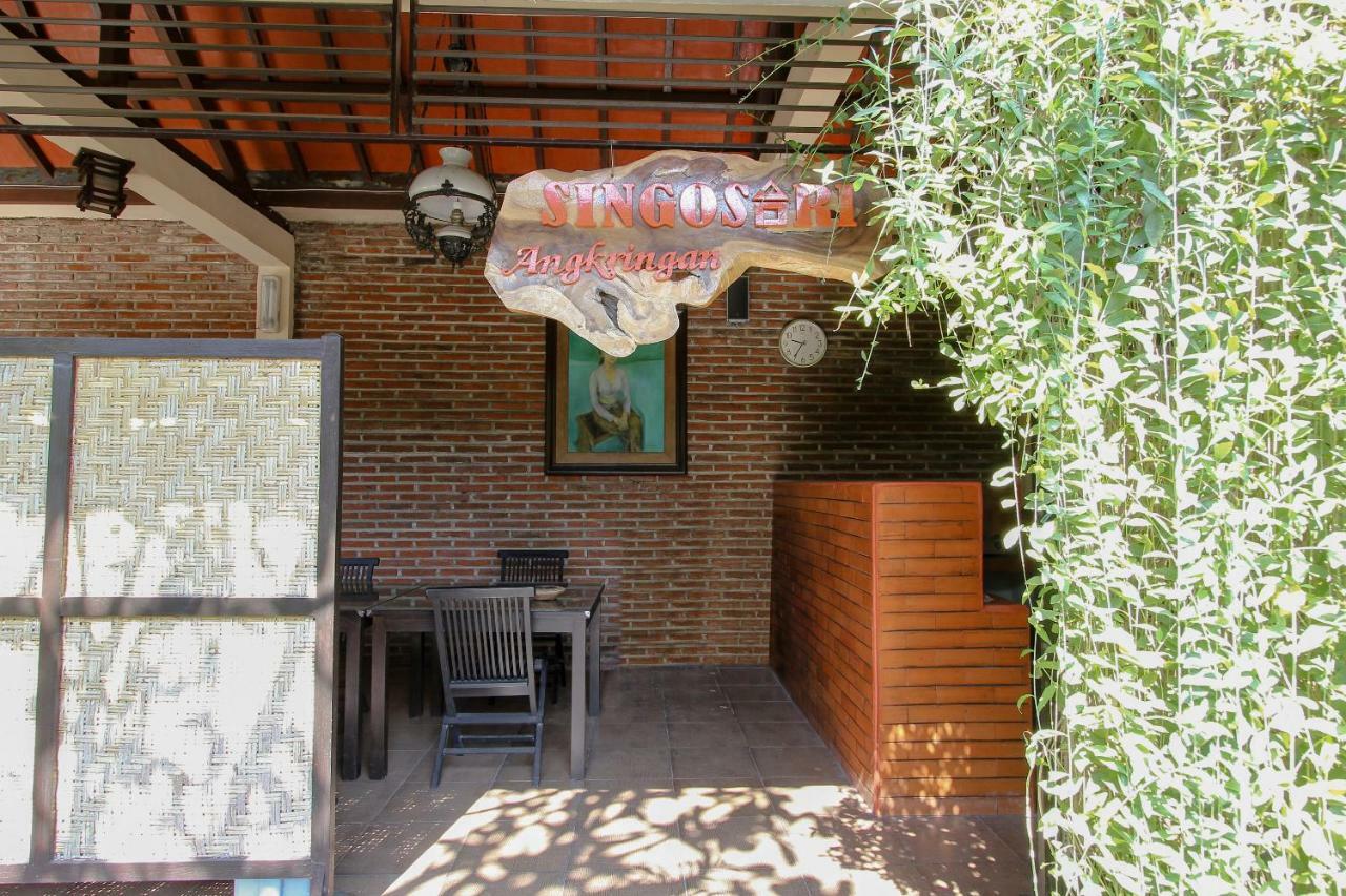 Oyo 1361 Singosari Family Residence Бануванги Екстериор снимка