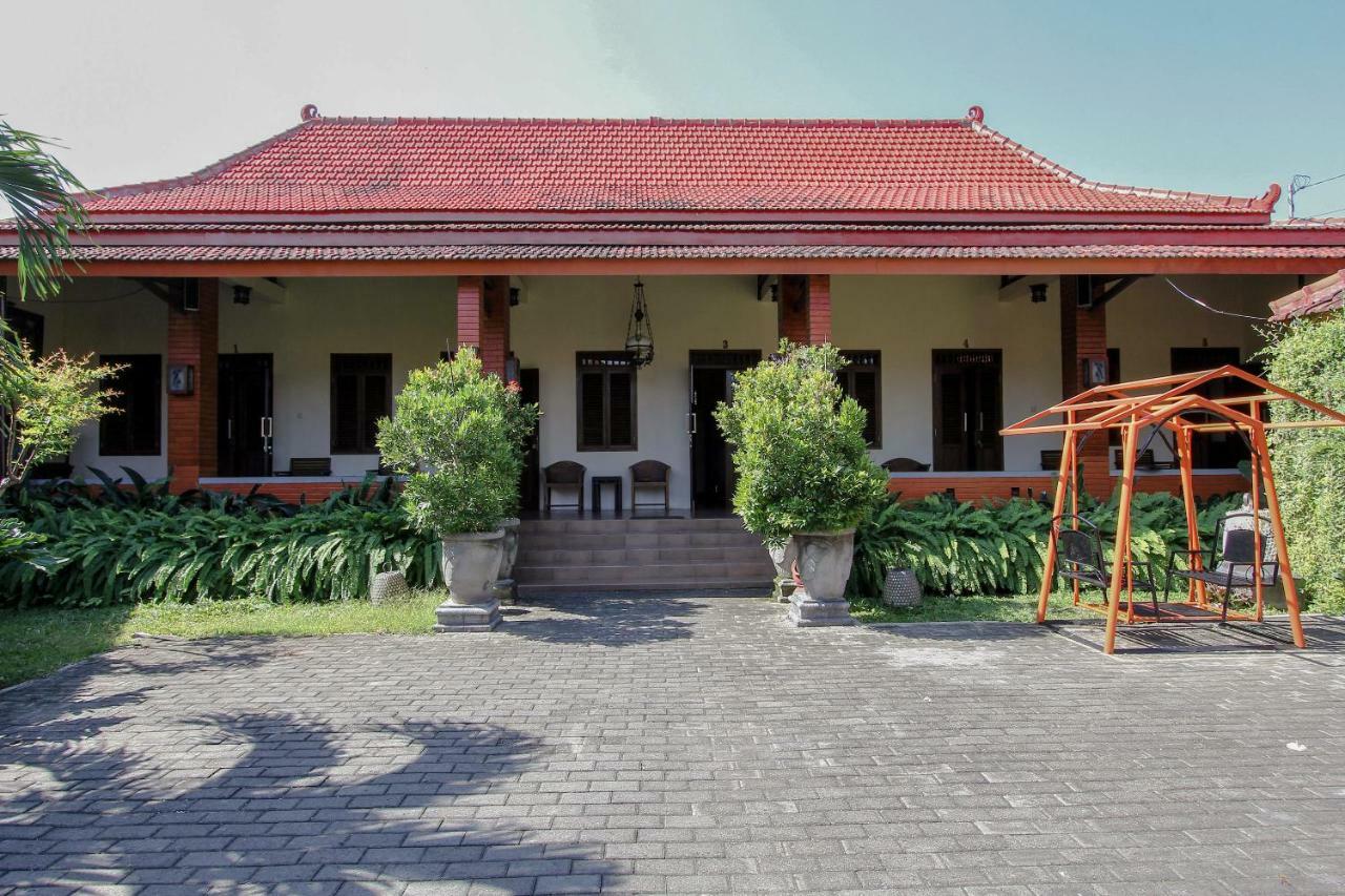 Oyo 1361 Singosari Family Residence Бануванги Екстериор снимка